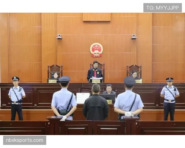 第四官员职责解读：比赛中他到底负责哪些关键判罚？